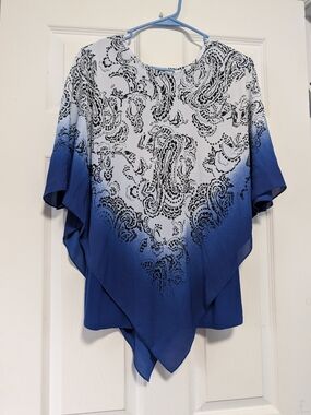 Slim Factor Blue Ombre Paisley Poncho Top Womens Size  S-M